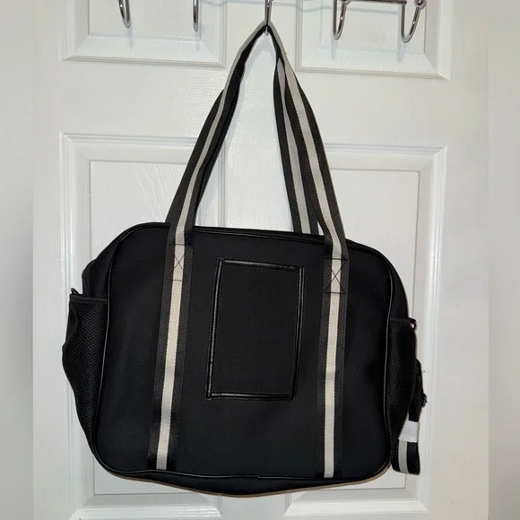 NWT Sports Tote in Black and Silver - Picture 2 of 4